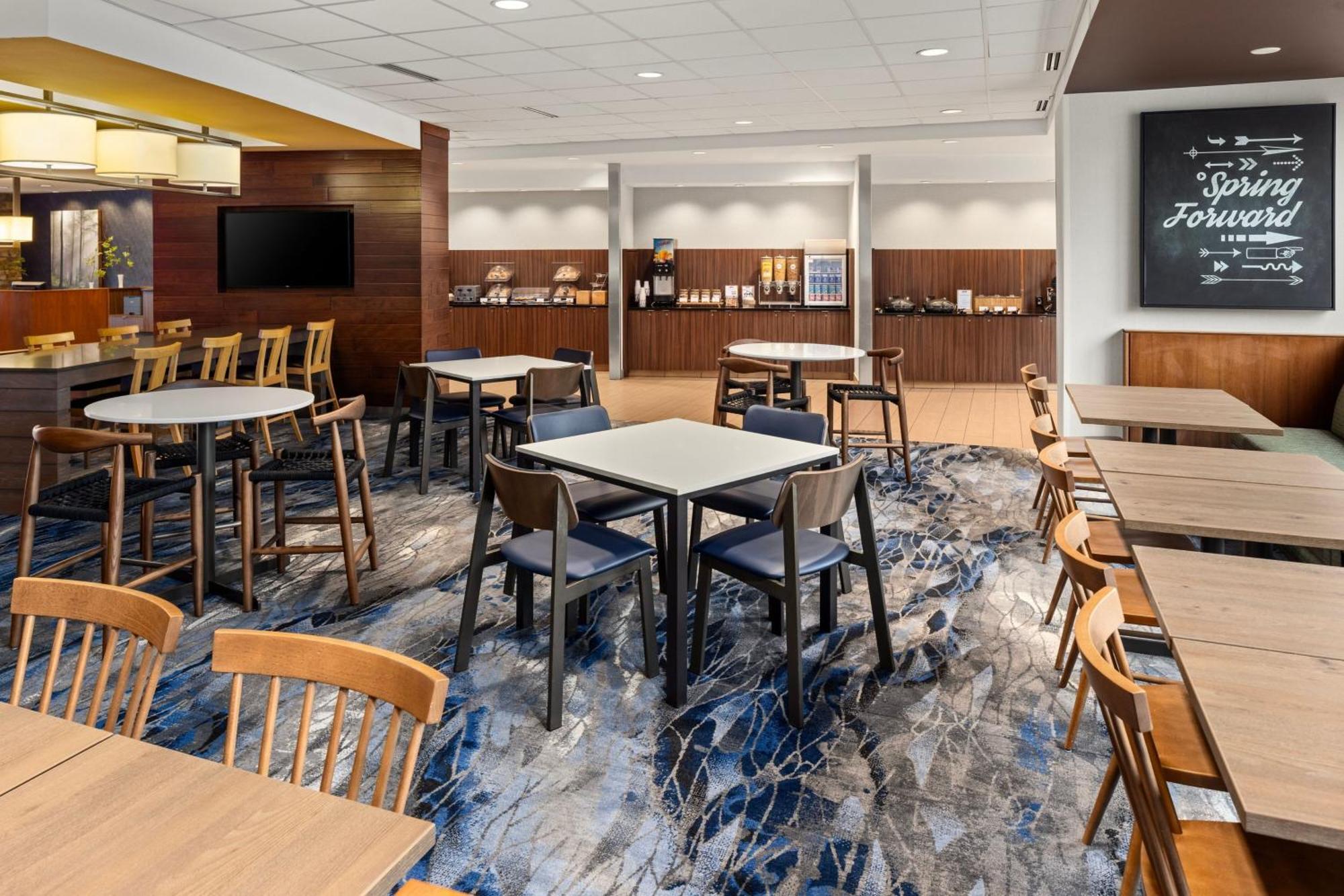 Fairfield Inn & Suites By Marriott Waterloo Cedar Falls Екстер'єр фото