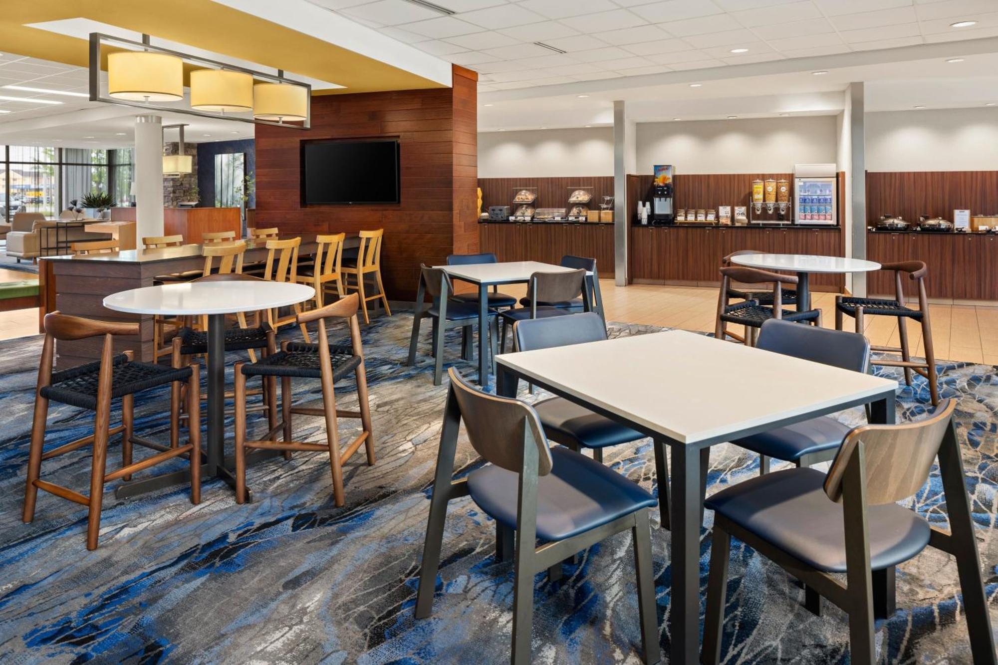 Fairfield Inn & Suites By Marriott Waterloo Cedar Falls Екстер'єр фото