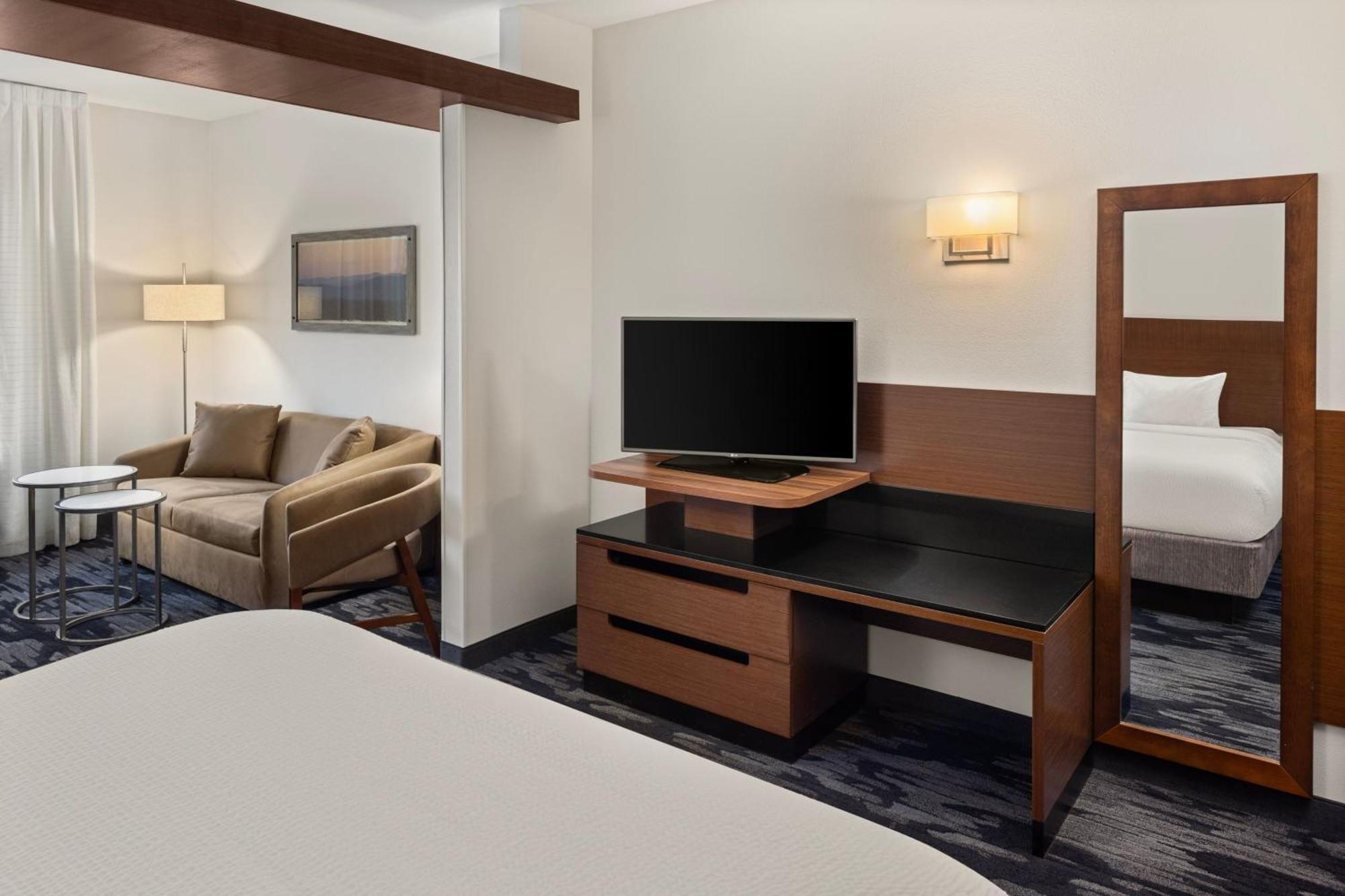 Fairfield Inn & Suites By Marriott Waterloo Cedar Falls Екстер'єр фото