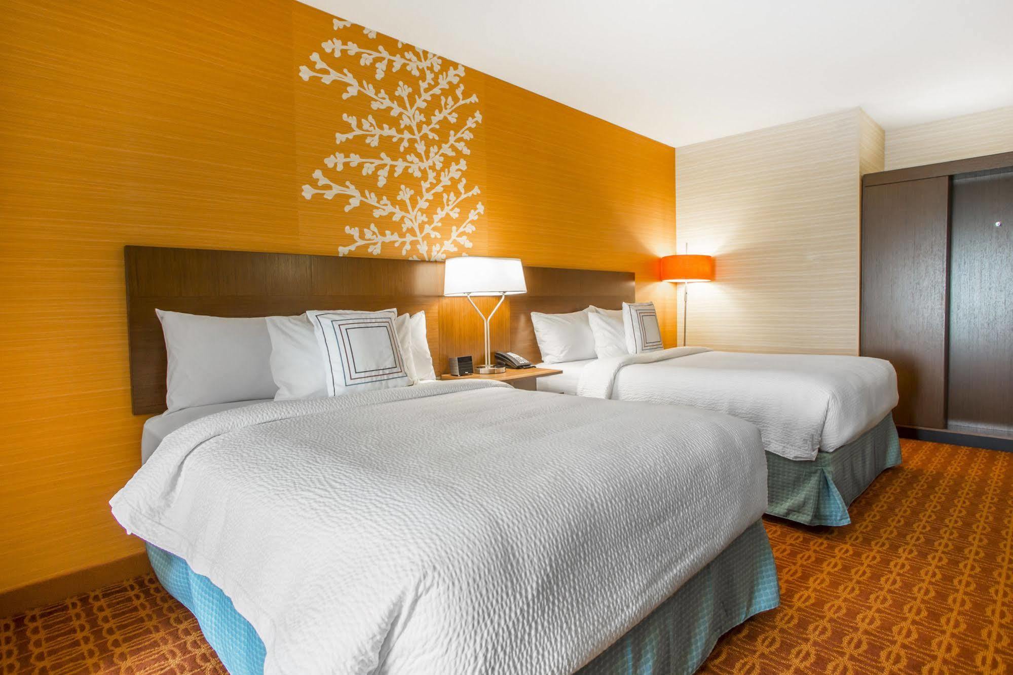 Fairfield Inn & Suites By Marriott Waterloo Cedar Falls Екстер'єр фото