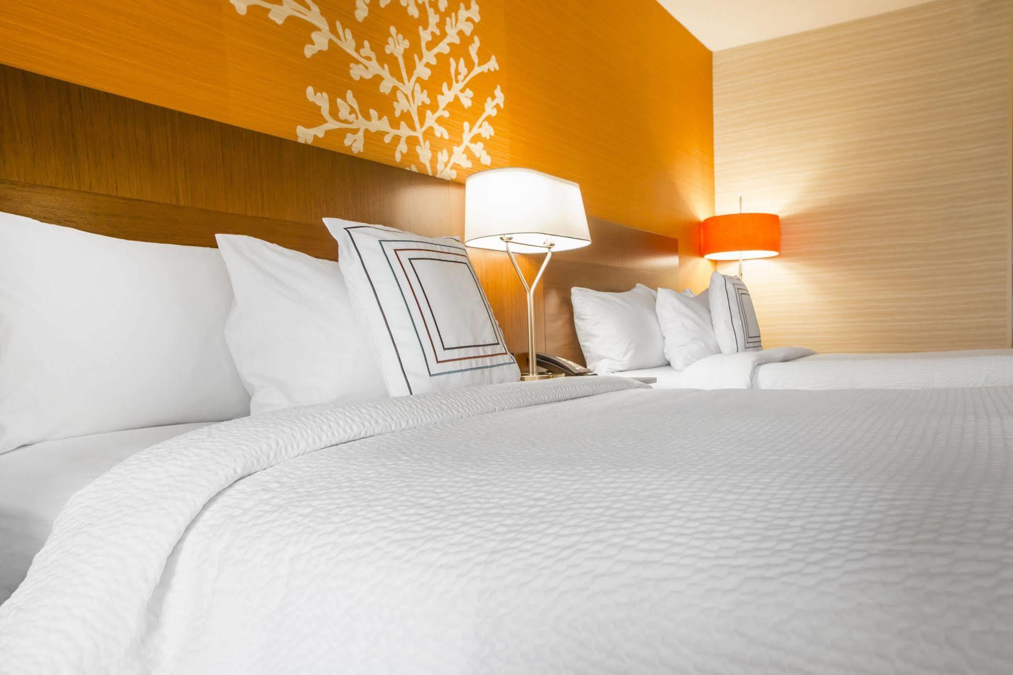 Fairfield Inn & Suites By Marriott Waterloo Cedar Falls Екстер'єр фото