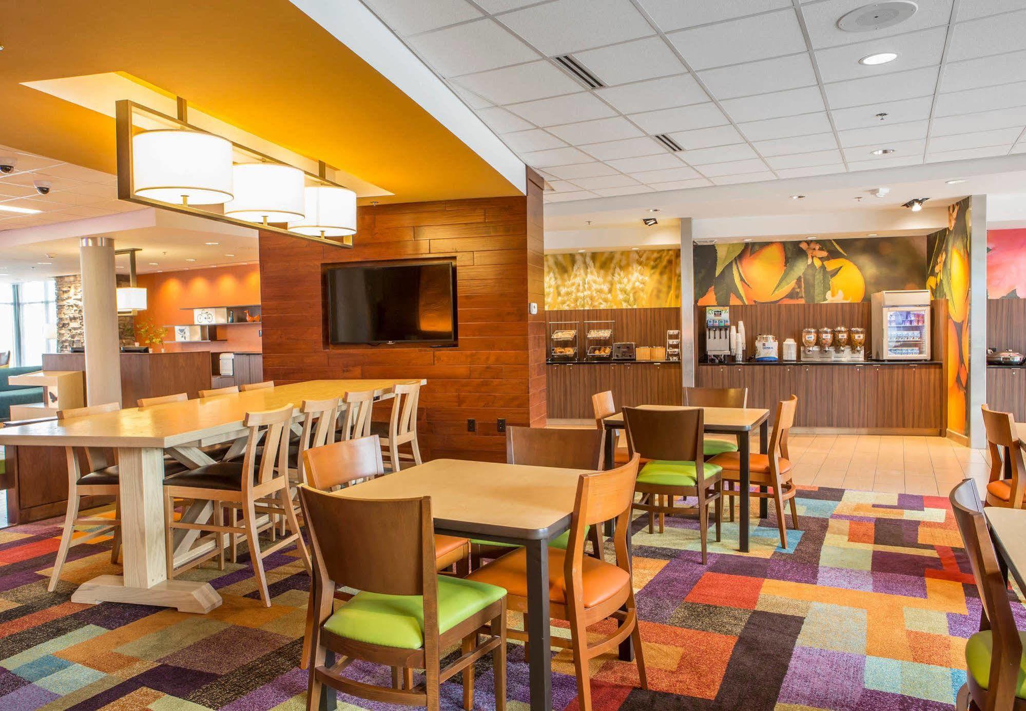 Fairfield Inn & Suites By Marriott Waterloo Cedar Falls Екстер'єр фото